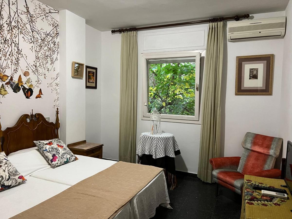 Hostal Pirineos Barbastro Exteriér fotografie