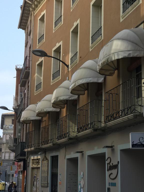 Hostal Pirineos Barbastro Exteriér fotografie