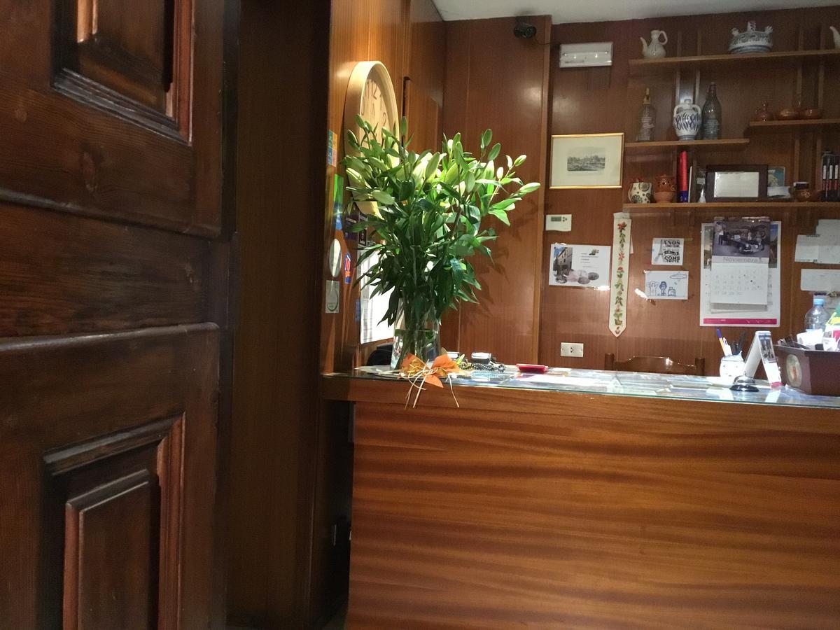 Hostal Pirineos Barbastro Exteriér fotografie